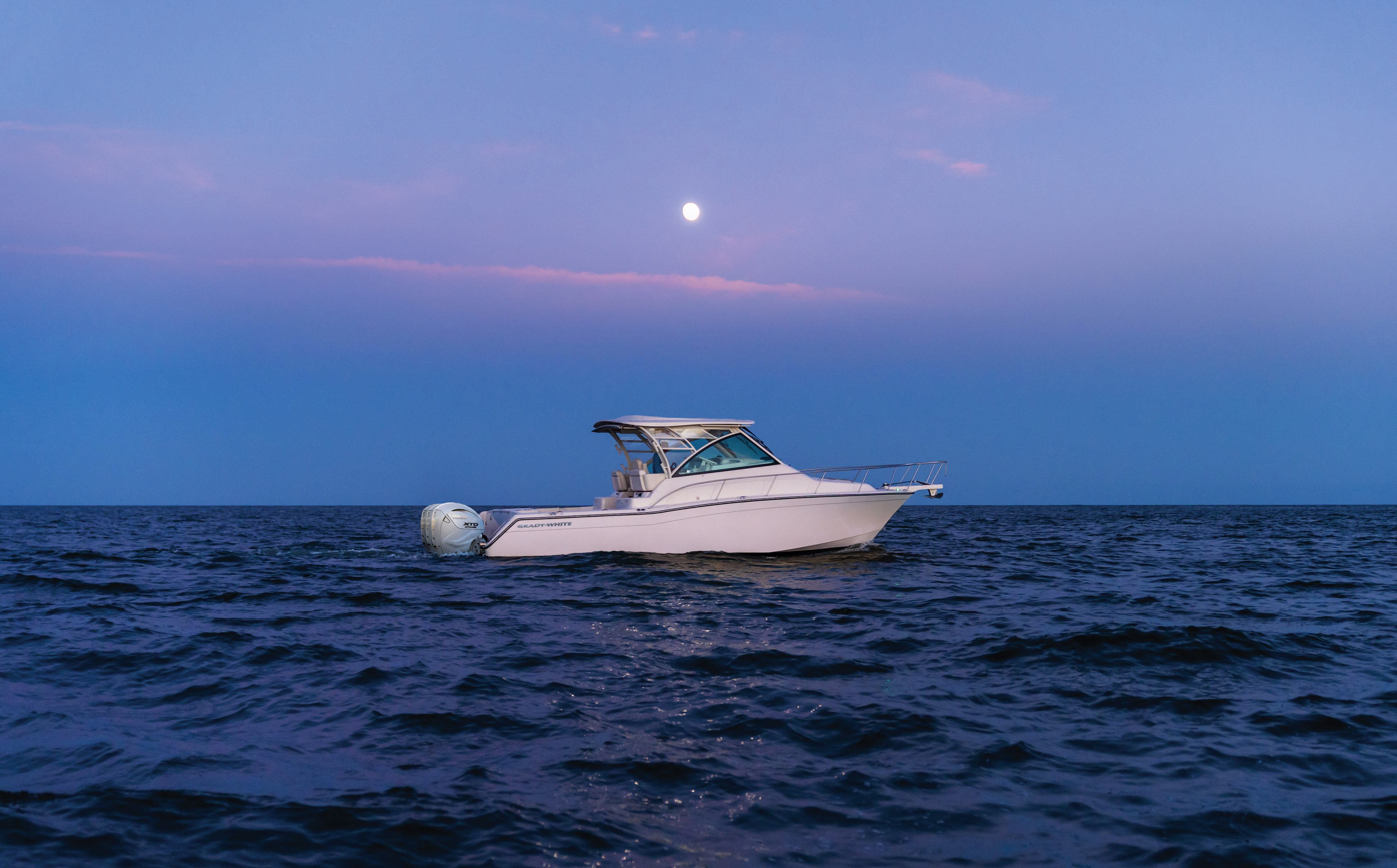 Grady-White Express 370 · Exterior