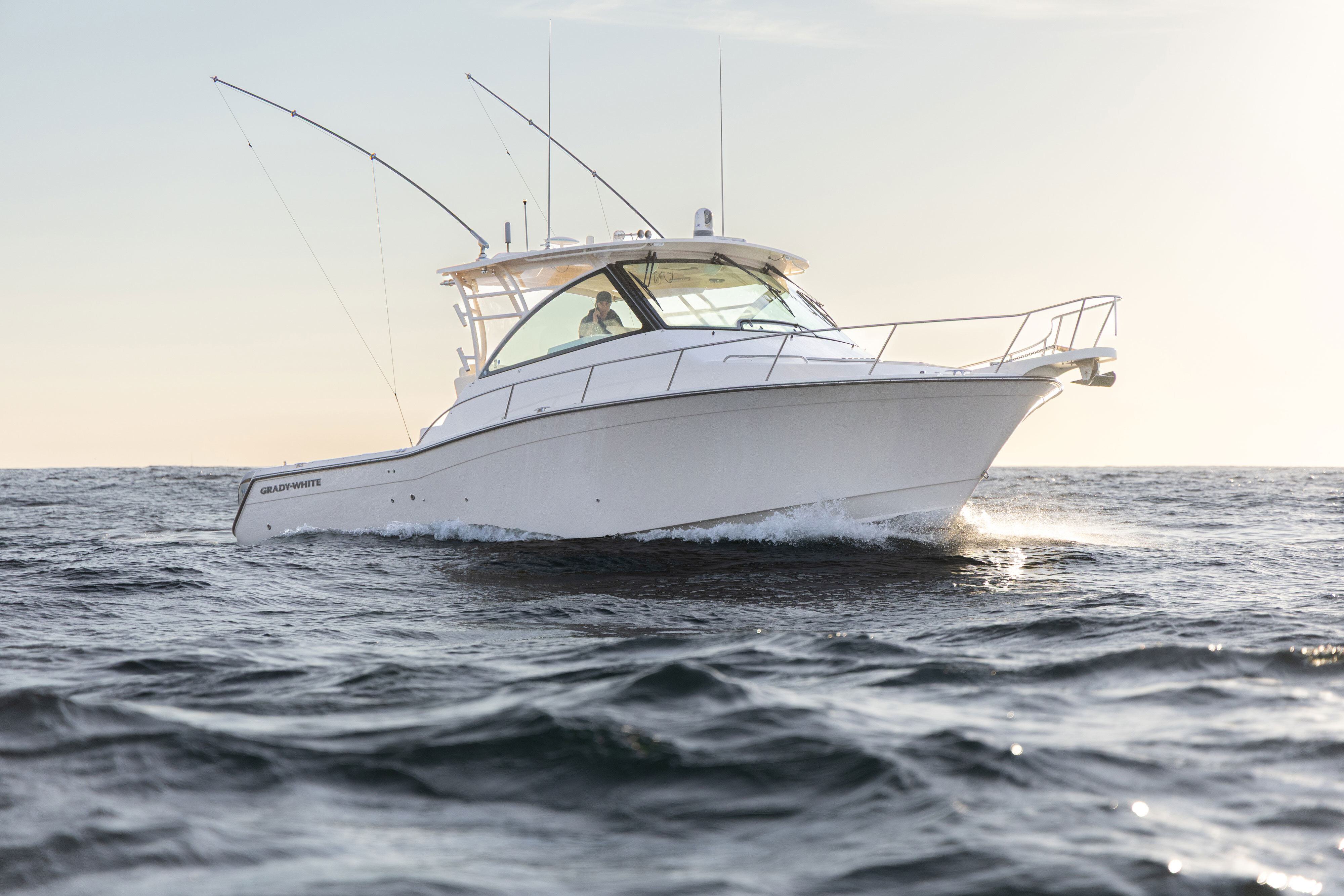 Grady-White Express 370 · Exterior