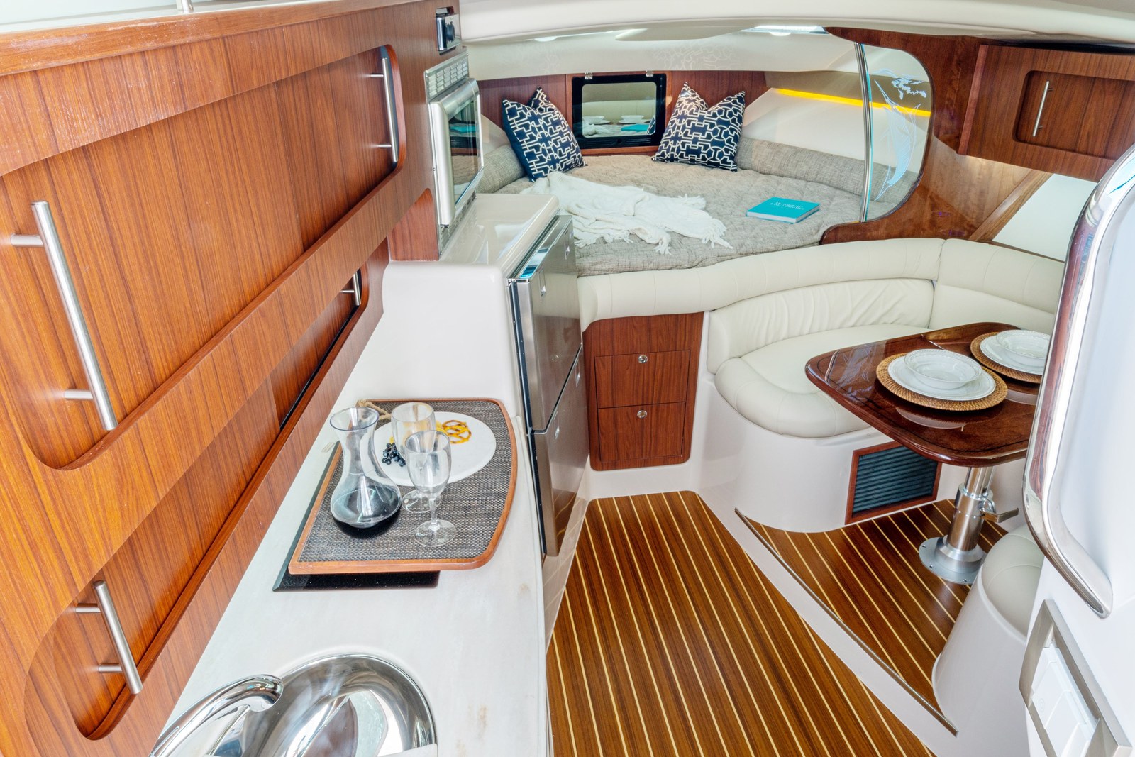 Grady-White Express 370 · Cabin