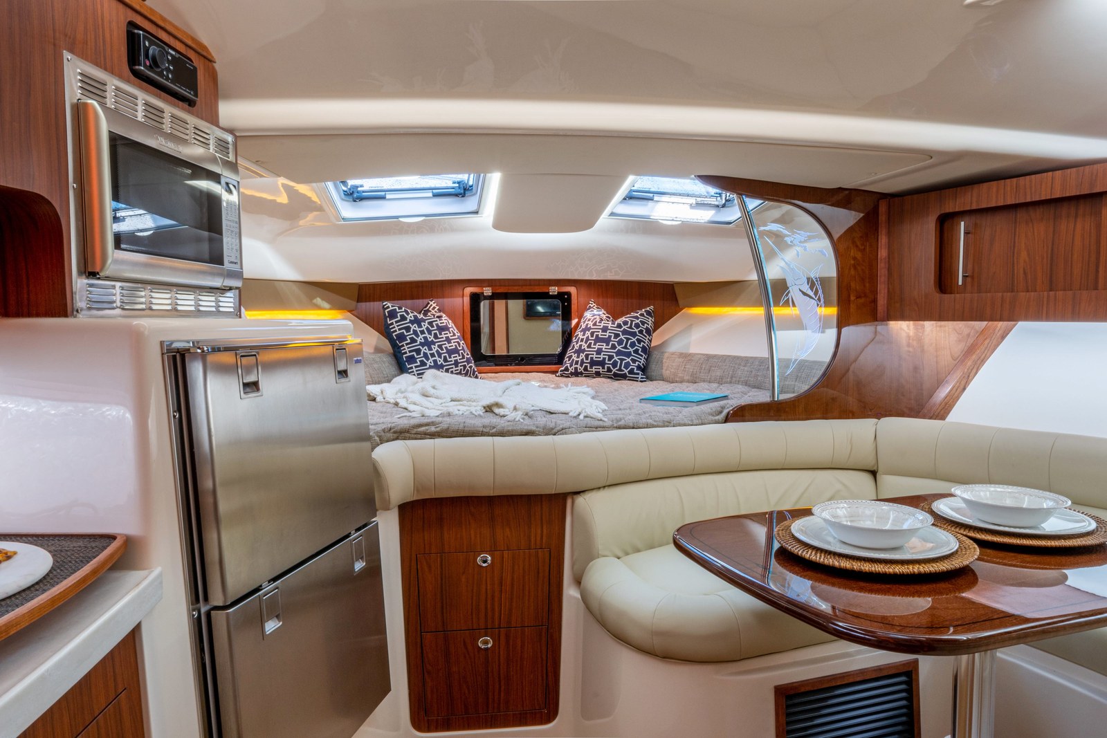 Grady-White Express 370 · Berth
