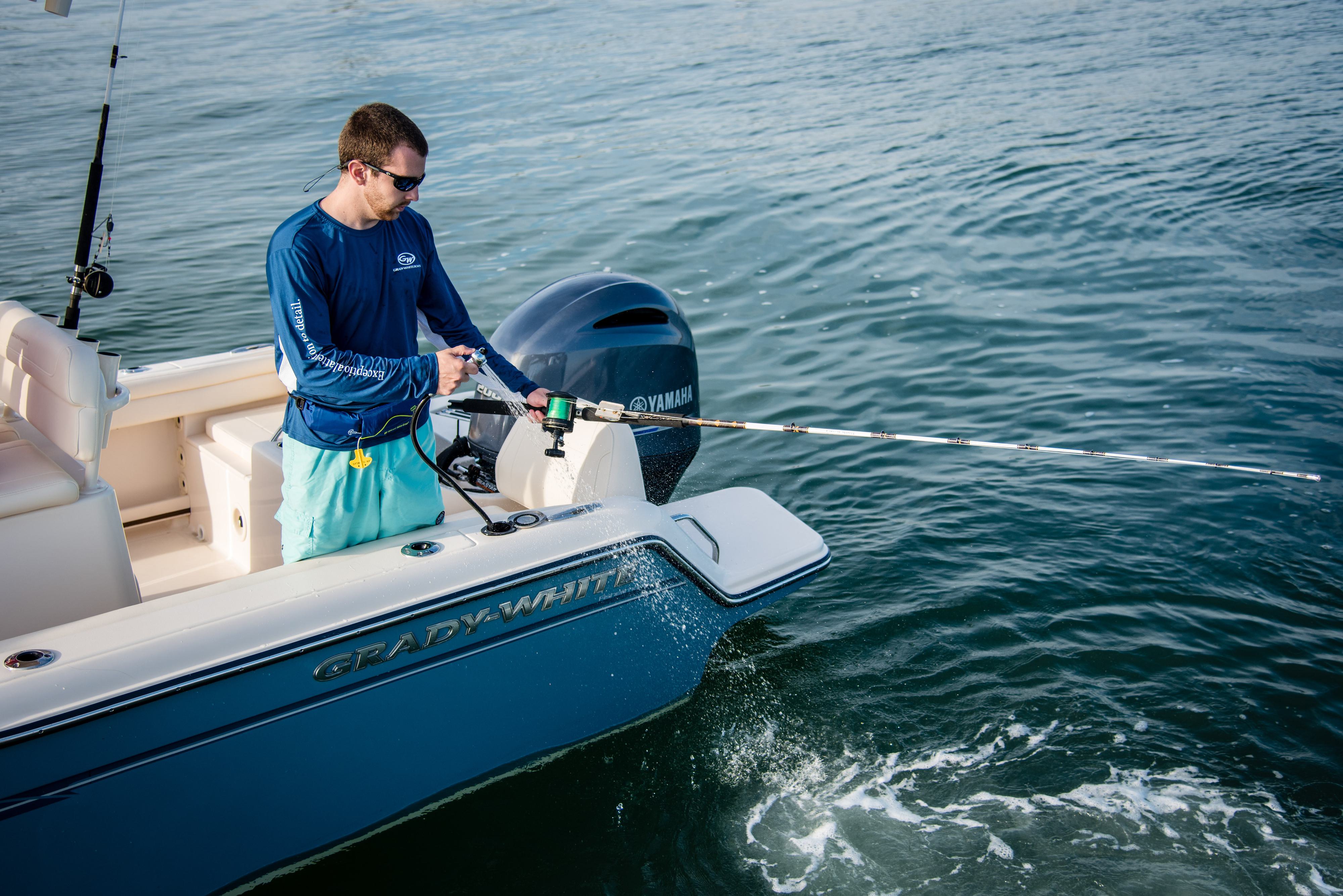 Grady-White Fisherman 216