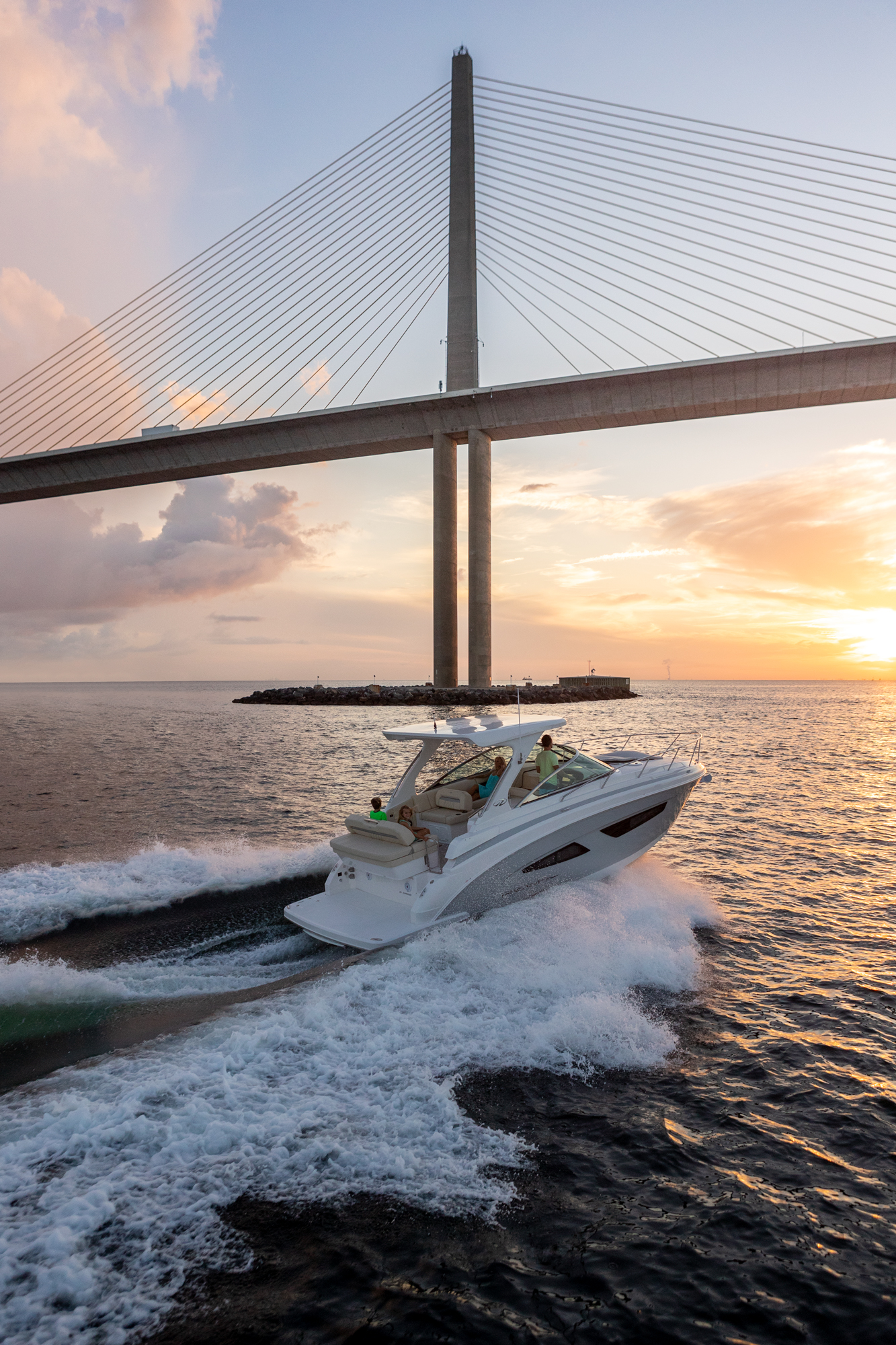 Regal 33 Express · gallery