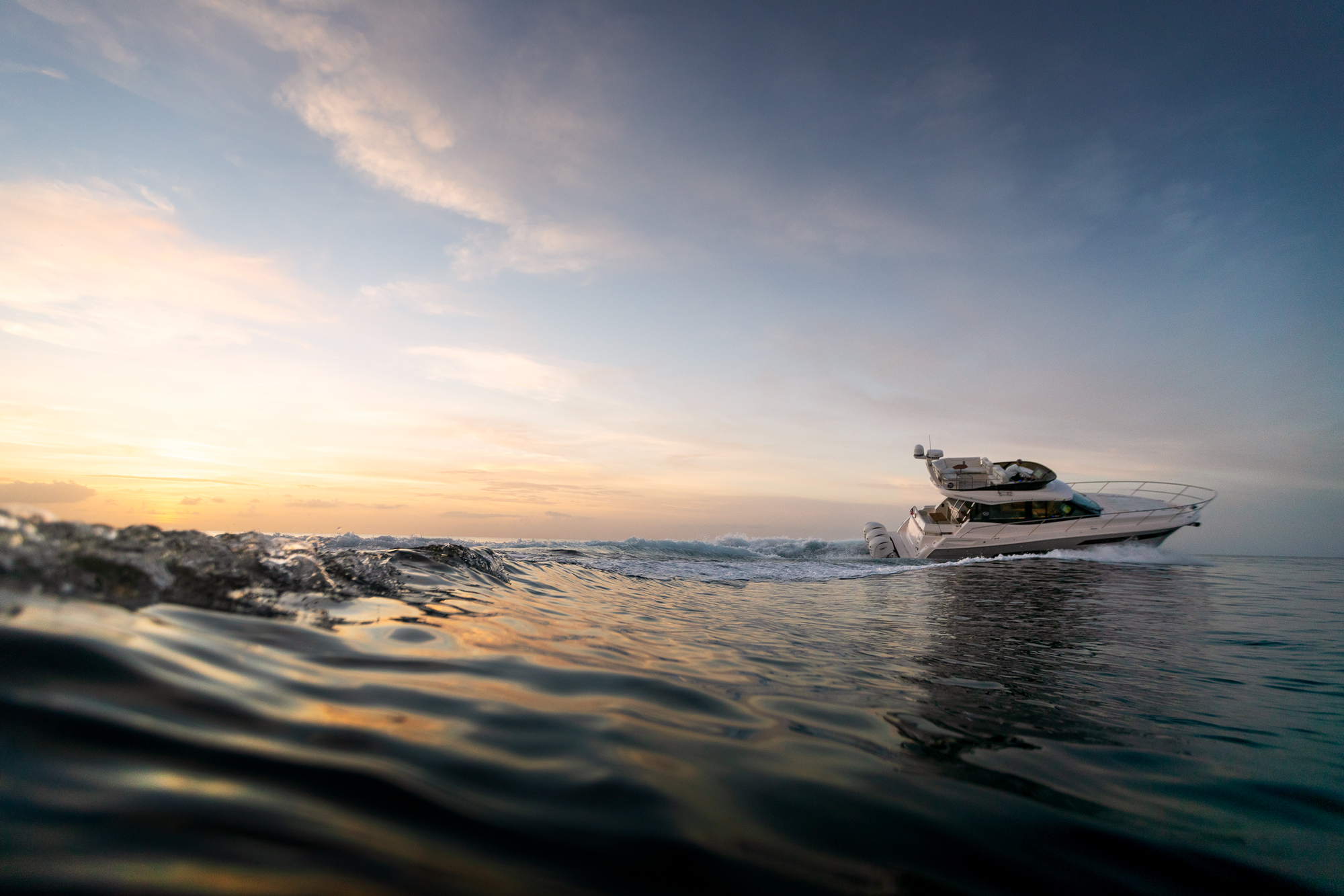 Regal 38 FXO · gallery