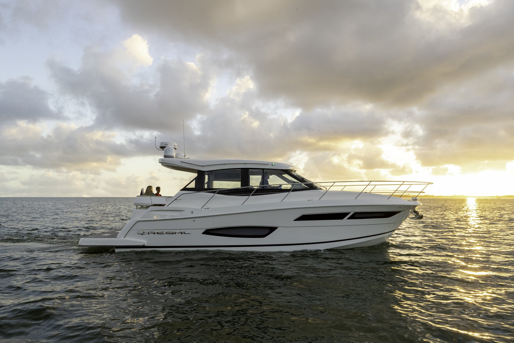 Regal 38 Grande Coupe · gallery