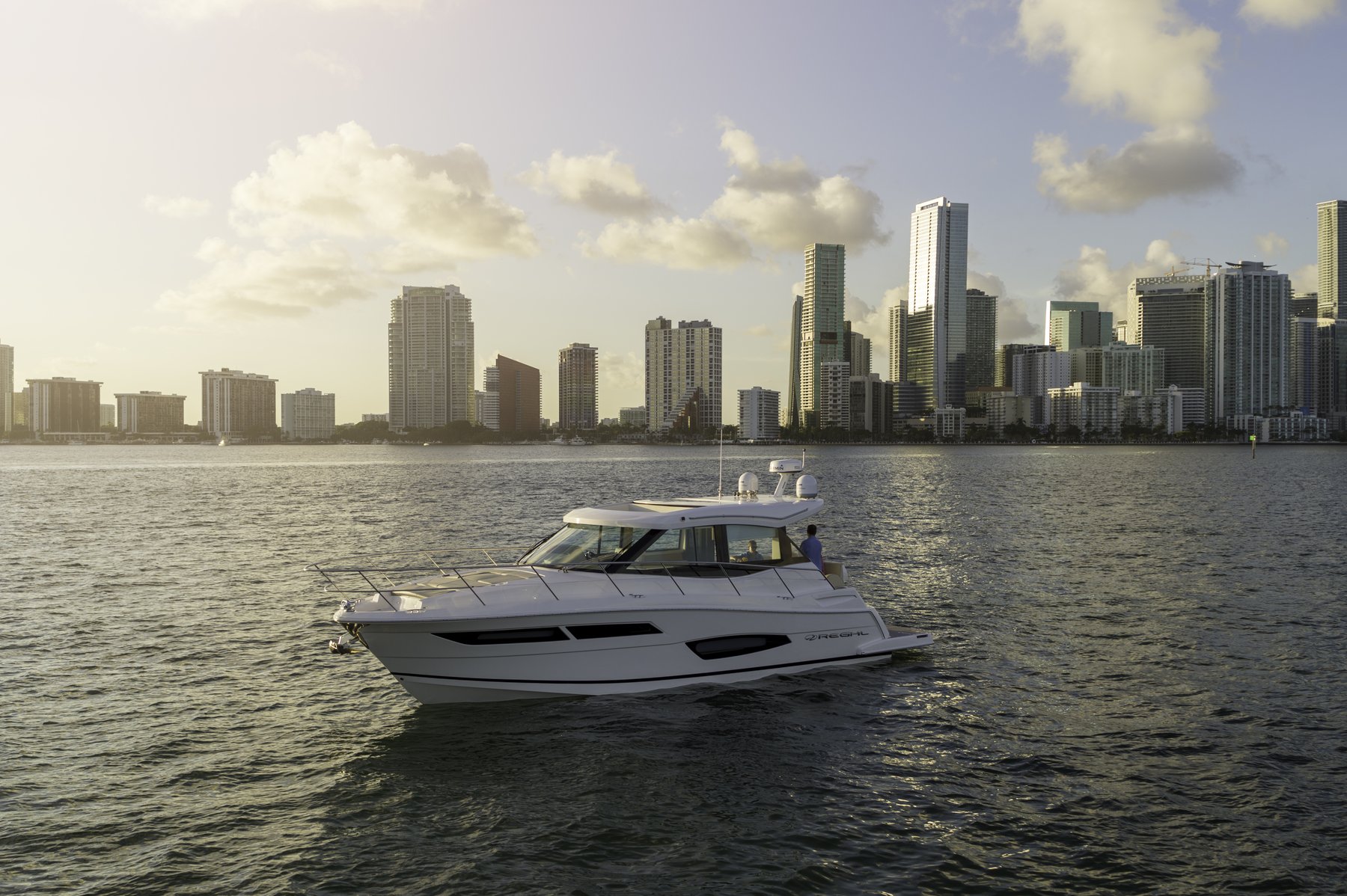 Regal 38 Grande Coupe · gallery