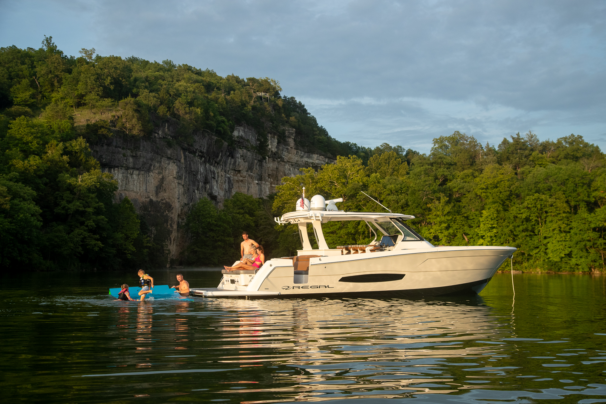 Regal 38 Surf · gallery
