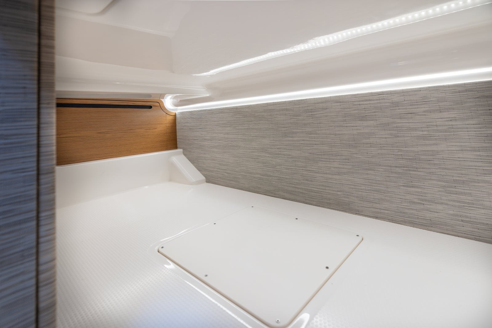 Tiara 35 LS · Berth