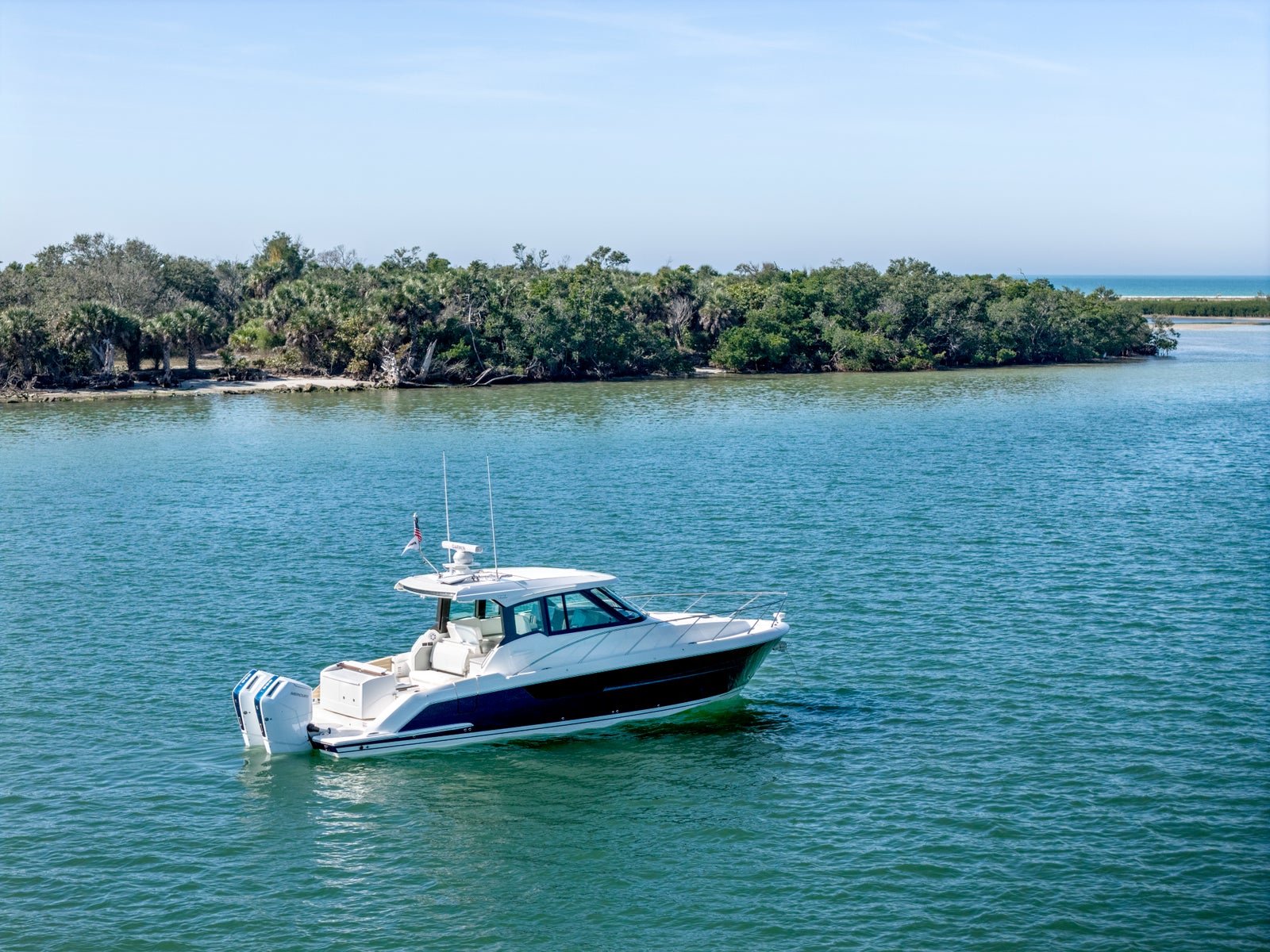 Tiara 39 LE · Exterior