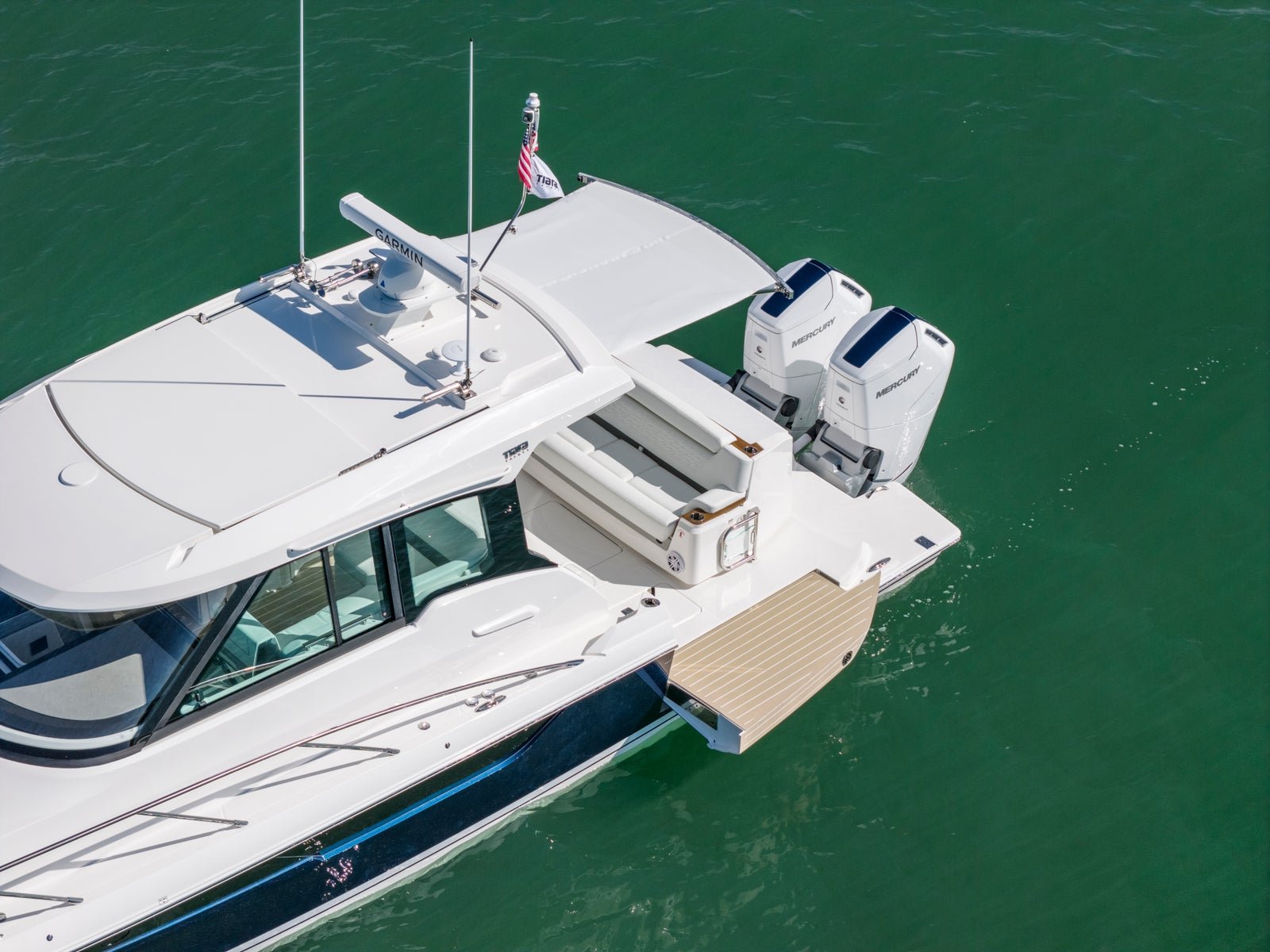 Tiara 39 LE · Exterior