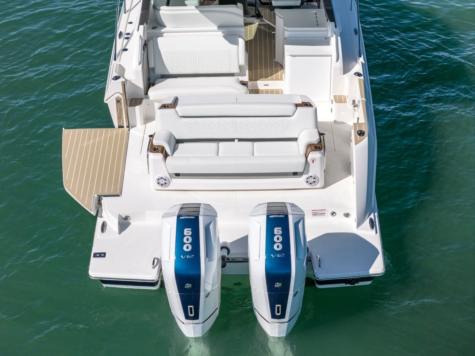 Tiara 39 LE · Exterior