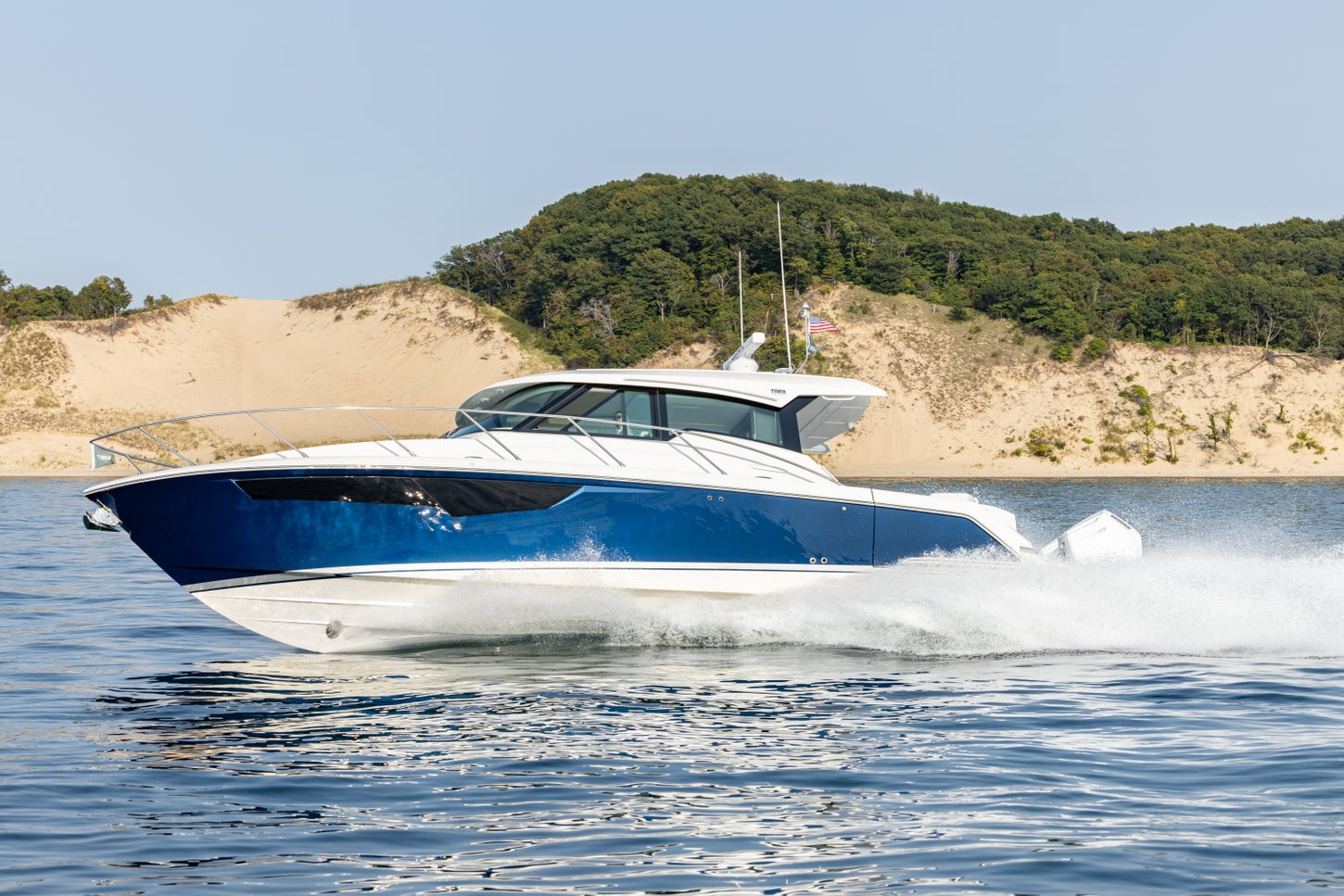 Tiara 43 LE