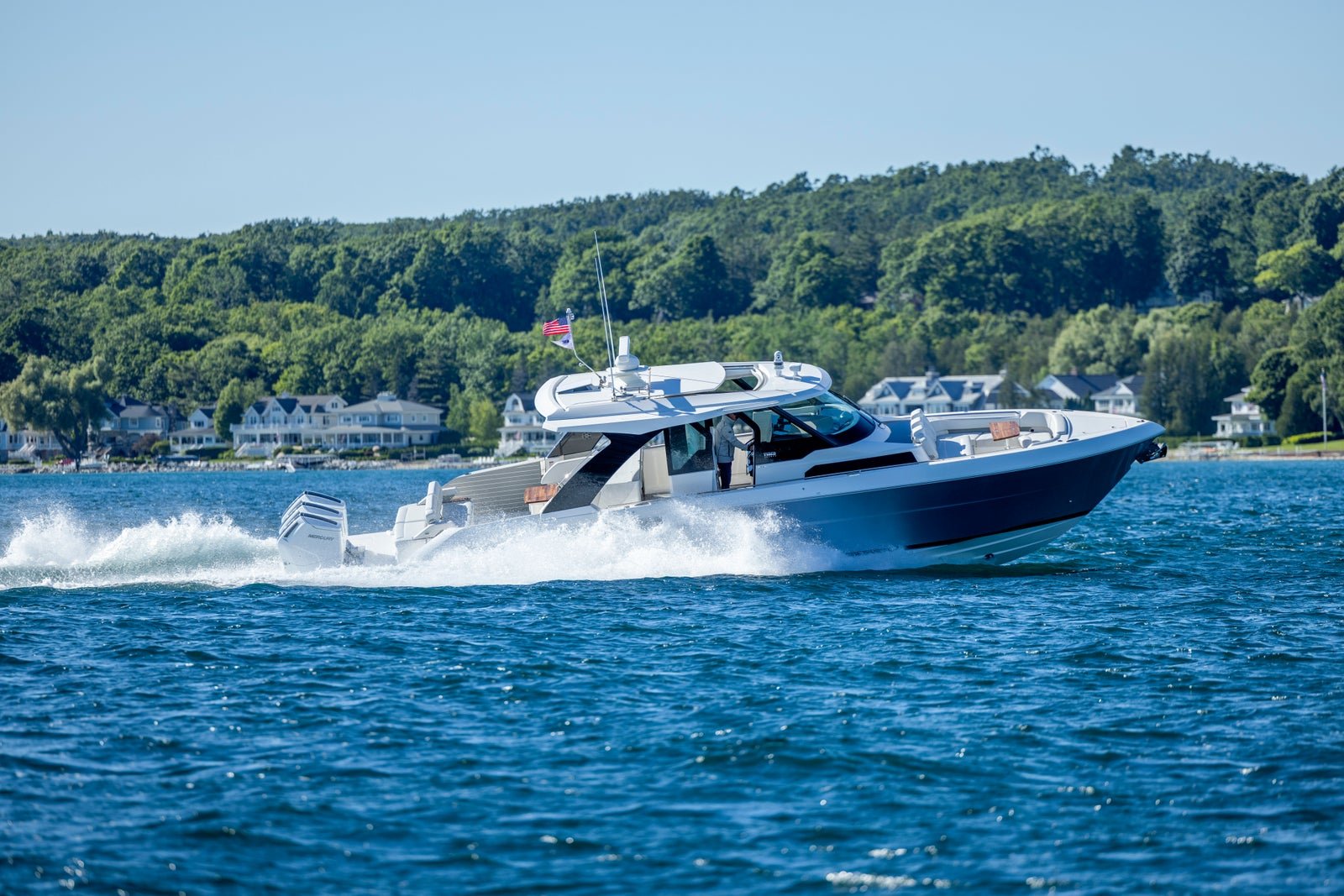 Tiara 46 LS · Exterior