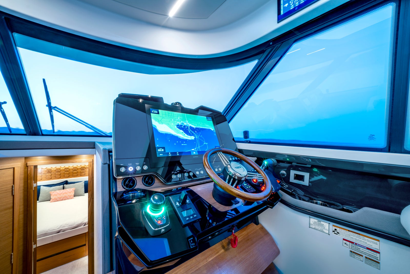 Tiara 48 LE · Helm