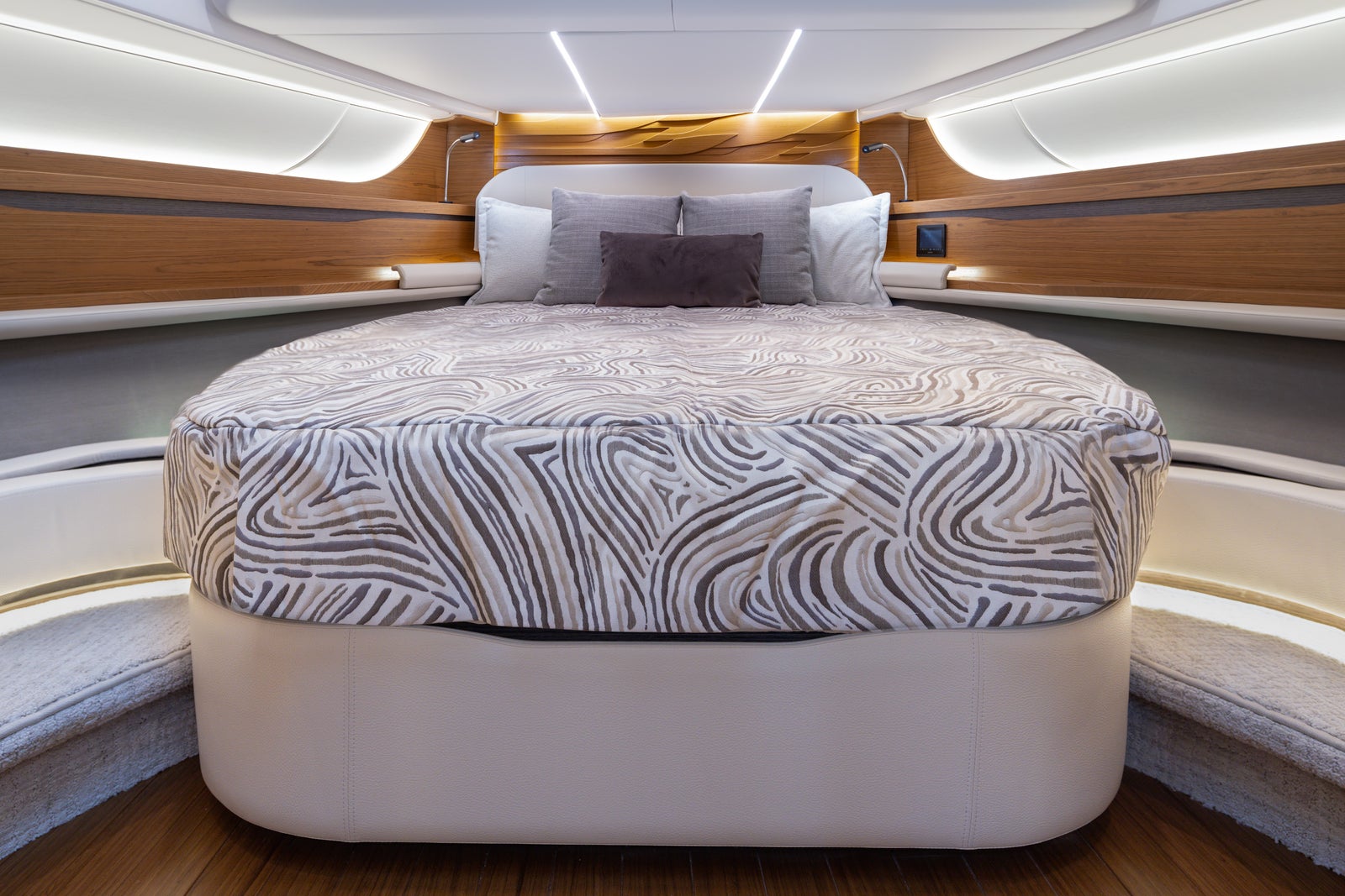 Tiara 56 LS · Stateroom
